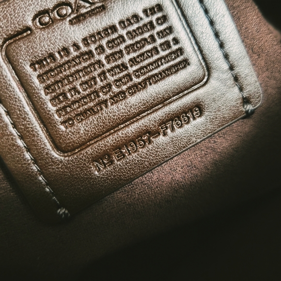 ‼️SOLD‼️ COACH: Tilly Top Handle with a 22" drop Detachable Strap - Picture 6 of 6